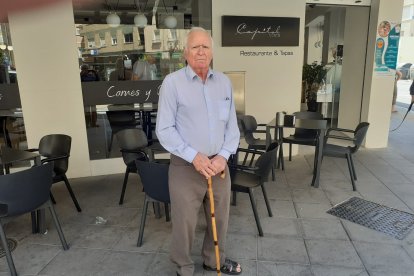 Siempre en contacto con sus vecinos del Zapillo.