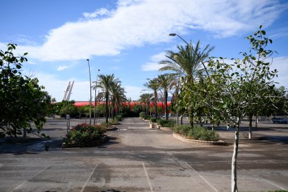 El párking se quedó en silencio, vacío en un domingo extraño sin partido de fútbol. 