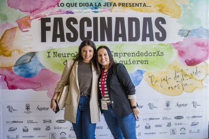 María del Mar Saldaña con Mari Carmen Ayala, de la Academia Ayala.