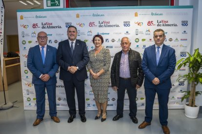 José Pastor; Francisco Alonso, delegado de Desarrollo Educativo y FP; Antonia Urrutia, alcaldesa de Canjáyar; Ismael Torres, alcalde de Huércal de Almería, Manuel García y Miguel Ángel Vidañez.