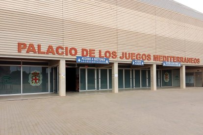 La recogida se está llevando a cabo en el Palacio de los Juegos Mediterráneos de Almería.