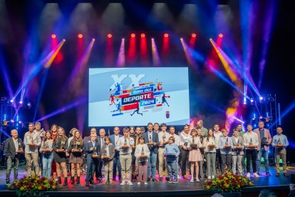 Foto de familia de la XX Gala del Deporte de Roquetas de Mar.