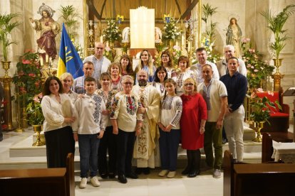 Vasyl Diakiv, con representantes de las comunidades ucranianas de Almería.