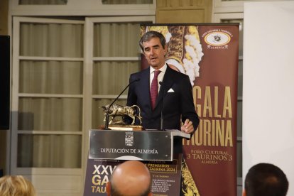 Entrega de premios en la XXVIII edición de la gala taurina del Foro Cultural 3 Taurinos 3.