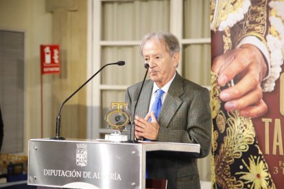 Entrega de premios en la XXVIII edición de la gala taurina del Foro Cultural 3 Taurinos 3.