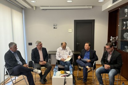 Juan Carlos Gázquez, director adjunto de Cajamar Innova; Juan Reca, director del Centro de Investigación CIAIMBITAL de la UAL; Jacinto Castillo, de Agricultura 2000; José Antonio Fernández, presidente del FERAL y Esteban Baeza, investigador del CIT COEX.