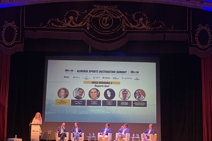 Mesa Redonda II: Deporte Azul.