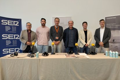 Santiago Alfonso, José Salas,, Jesús Posadas, Alfonso Mollinedo; Guillermo Mirón y José M. Vizcaíno.