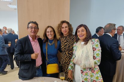 José Carricondo, Luisa Escobar, Eva Zaragoza y María Elena García.