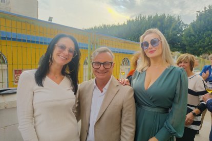 El abogado Francisco Manuel Fernández Cabrera y las abogadas Irina Trofimova e Irina Muraveva.