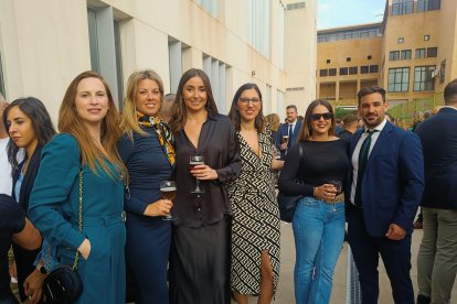 Marta Callejón, María Gámez, Blanca Andreu, Vanesa Montero, Cristina César y Guillermo Gómez.