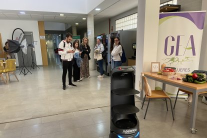 El II Salón Mujer Emprende ha tenido lugar este lunes con motivo del Día Internacional de la Mujer Emprendedora.