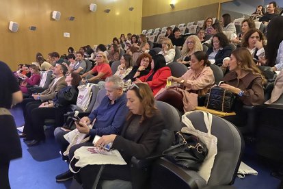 El II Salón Mujer Emprende ha tenido lugar este lunes con motivo del Día Internacional de la Mujer Emprendedora.