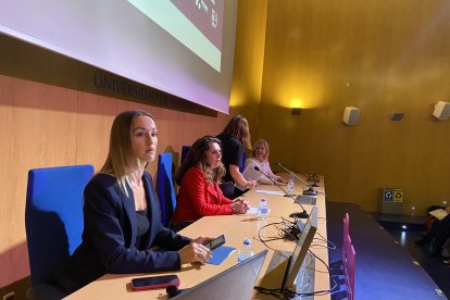 El II Salón Mujer Emprende ha tenido lugar este lunes con motivo del Día Internacional de la Mujer Emprendedora.