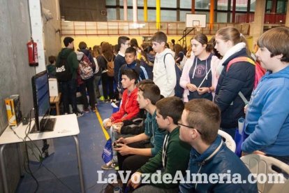 Más de 300 alumnos vibran con matemáticas en Carboneras. Fotos: Fran Muñoz
