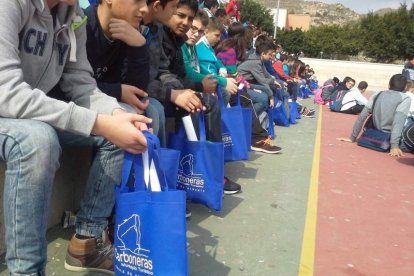 Más de 300 alumnos vibran con matemáticas en Carboneras. Fotos: Fran Muñoz