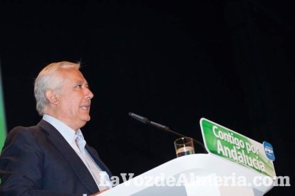 Rajoy da un mitin en el Auditorio de Roquetas de Mar para dar su apoyo a Juanma Moreno. Fotos: Fran Muñoz