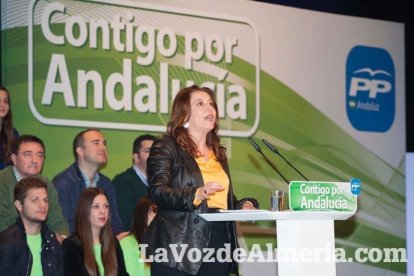 Rajoy da un mitin en el Auditorio de Roquetas de Mar para dar su apoyo a Juanma Moreno. Fotos: Fran Muñoz