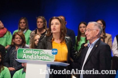 Rajoy da un mitin en el Auditorio de Roquetas de Mar para dar su apoyo a Juanma Moreno. Fotos: Fran Muñoz