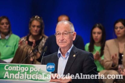 Rajoy da un mitin en el Auditorio de Roquetas de Mar para dar su apoyo a Juanma Moreno. Fotos: Fran Muñoz