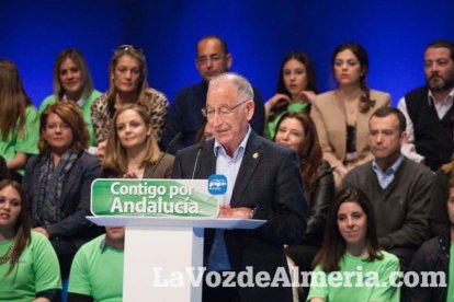 Rajoy da un mitin en el Auditorio de Roquetas de Mar para dar su apoyo a Juanma Moreno. Fotos: Fran Muñoz