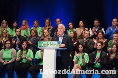 Rajoy da un mitin en el Auditorio de Roquetas de Mar para dar su apoyo a Juanma Moreno. Fotos: Fran Muñoz