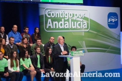 Rajoy da un mitin en el Auditorio de Roquetas de Mar para dar su apoyo a Juanma Moreno. Fotos: Fran Muñoz
