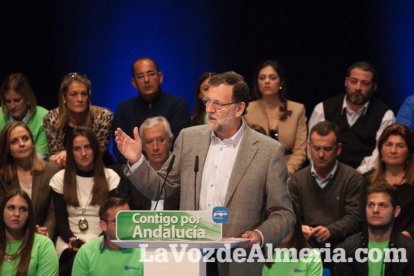 Rajoy da un mitin en el Auditorio de Roquetas de Mar para dar su apoyo a Juanma Moreno. Fotos: Fran Muñoz