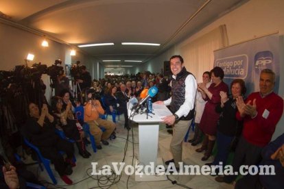 Mitin en Adra de Juan Manuel Moreno, candidato del PP a la Junta de Andalucía. Fotos: Juan Sánchez.