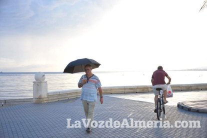 Fuerte tomba de agua caída en Almería.