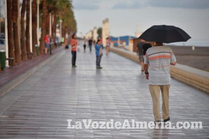 Fuerte tomba de agua caída en Almería.