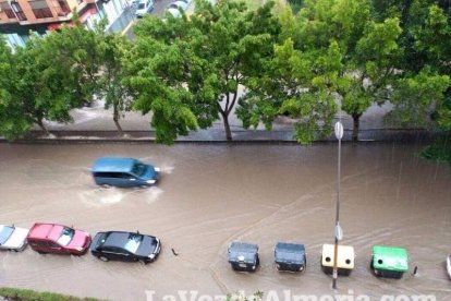 Fuerte tomba de agua caída en Almería.