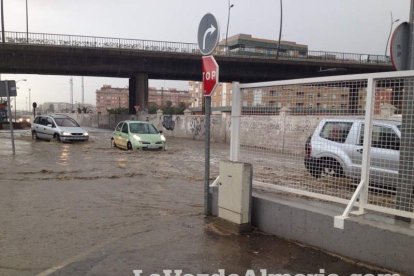 Fuerte tomba de agua caída en Almería.
