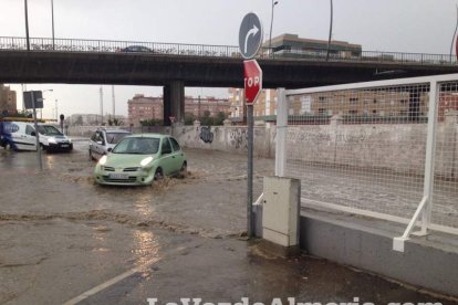 Fuerte tomba de agua caída en Almería.