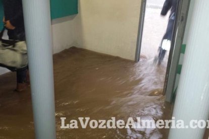 Fuerte tomba de agua caída en Almería.