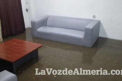 Fuerte tomba de agua caída en Almería.