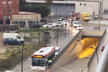 Fuerte tomba de agua caída en Almería.