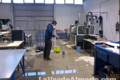 Fuerte tomba de agua caída en Almería.