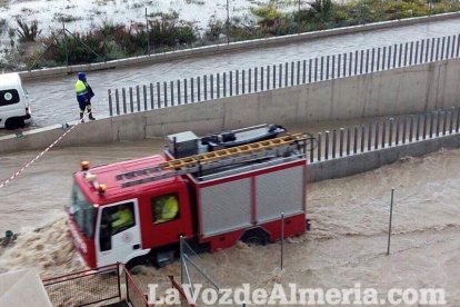 Fuerte tomba de agua caída en Almería.