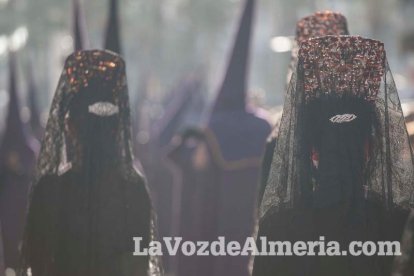 Procesión de la Hermandad de Nuestro Padre Jesús de la Salud y Pasión en su Tercera Caída y María Santísima de los Desamparados en el 