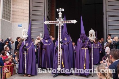 Procesión de la Hermandad de Nuestro Padre Jesús de la Salud y Pasión en su Tercera Caída y María Santísima de los Desamparados en el 