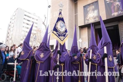Procesión de la Hermandad de Nuestro Padre Jesús de la Salud y Pasión en su Tercera Caída y María Santísima de los Desamparados en el 