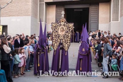 Procesión de la Hermandad de Nuestro Padre Jesús de la Salud y Pasión en su Tercera Caída y María Santísima de los Desamparados en el 