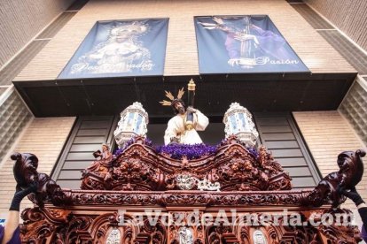 Procesión de la Hermandad de Nuestro Padre Jesús de la Salud y Pasión en su Tercera Caída y María Santísima de los Desamparados en el 