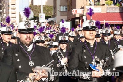 Procesión de la Hermandad de Nuestro Padre Jesús de la Salud y Pasión en su Tercera Caída y María Santísima de los Desamparados en el 