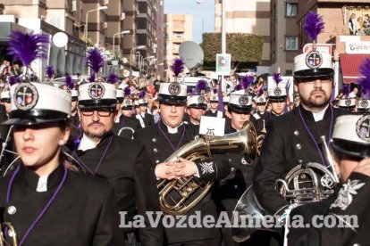 Procesión de la Hermandad de Nuestro Padre Jesús de la Salud y Pasión en su Tercera Caída y María Santísima de los Desamparados en el 