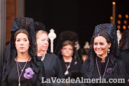 Procesión de la Hermandad de Nuestro Padre Jesús de la Salud y Pasión en su Tercera Caída y María Santísima de los Desamparados en el 