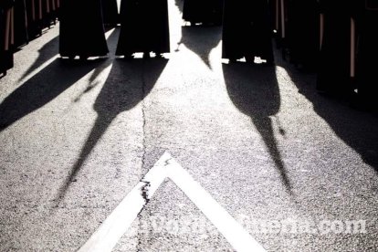 Procesión de la Hermandad de Nuestro Padre Jesús de la Salud y Pasión en su Tercera Caída y María Santísima de los Desamparados en el 