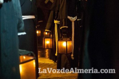 Procesión de la Hermandad Juvenil del Santo Cristo del Perdón Vía-Crucis Penitencial de Silencio. Martes Santo de la Semana Santa de Alme