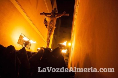 Procesión de la Hermandad Juvenil del Santo Cristo del Perdón Vía-Crucis Penitencial de Silencio. Martes Santo de la Semana Santa de Alme